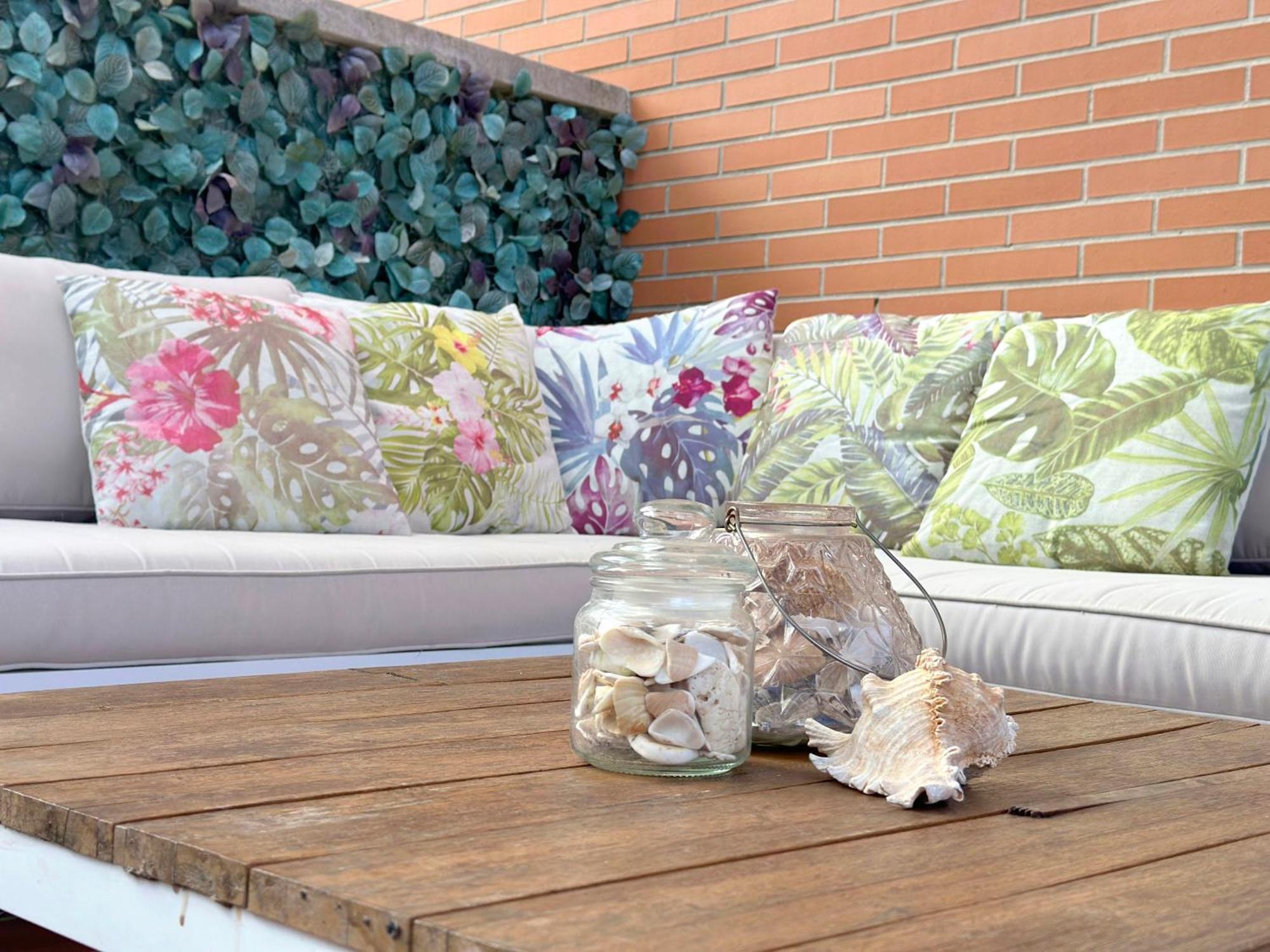 Апартаменты Apartamento Con Gran Terraza En El Centro Кастро-Урдиалес Экстерьер фото
