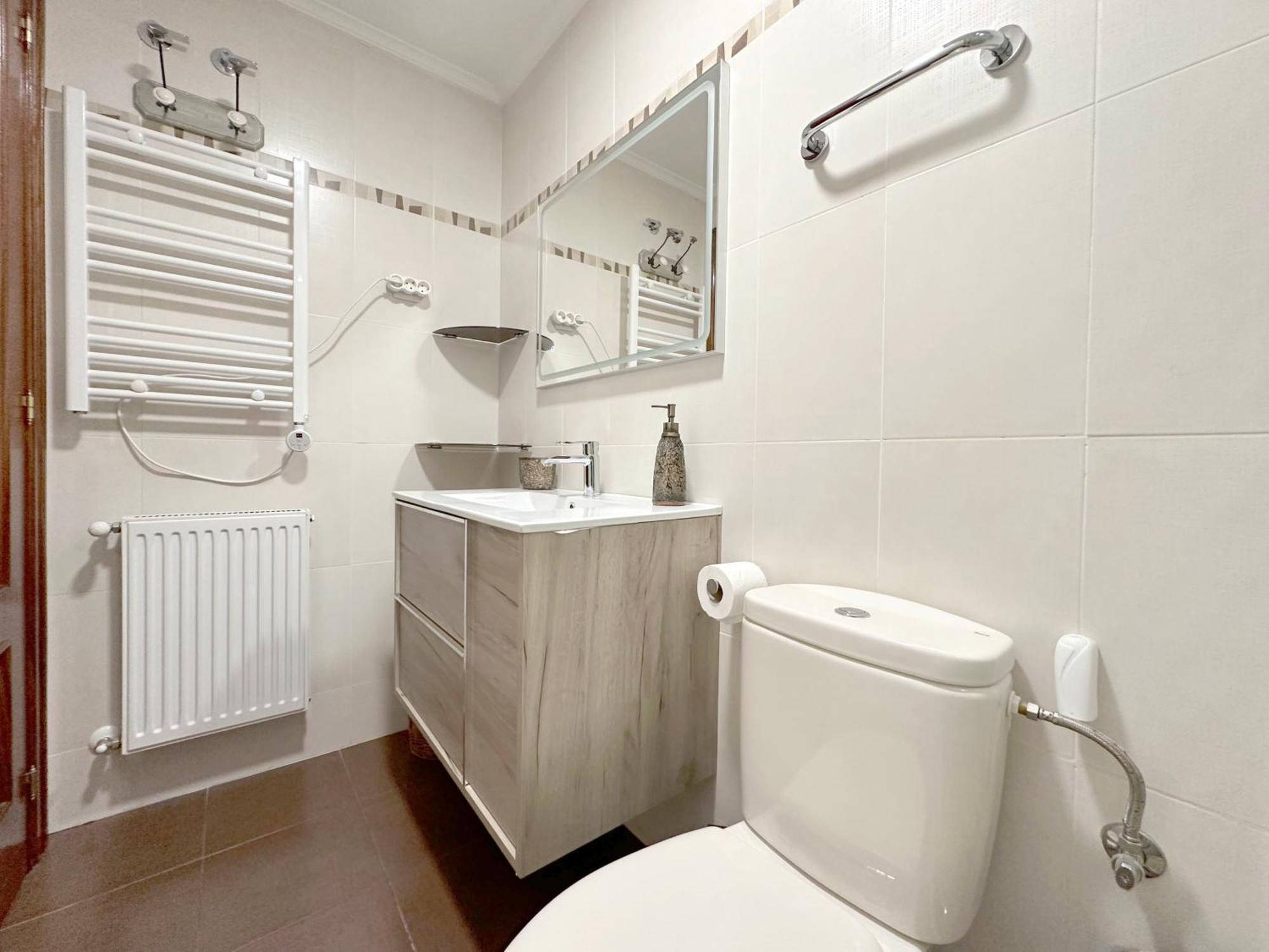 Апартаменты Apartamento Con Gran Terraza En El Centro Кастро-Урдиалес Экстерьер фото